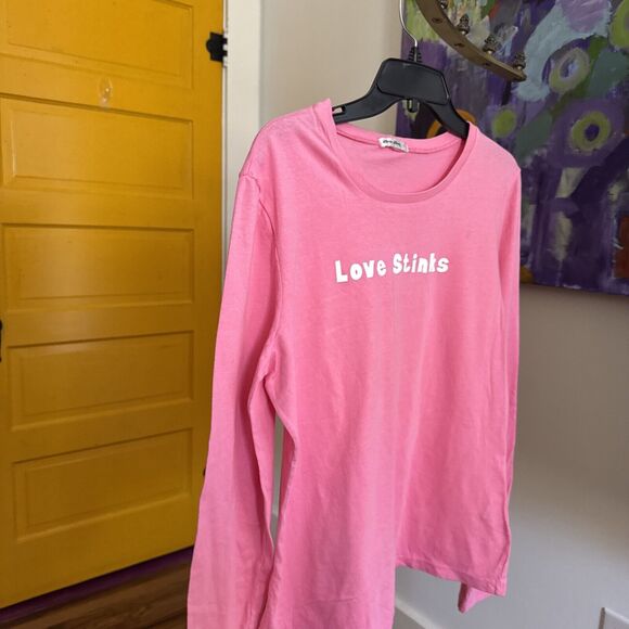 Allen Allen Long Sleeved Crewneck Women's Pink “Love Stinks” T Shirt XL - Picture 5 of 6